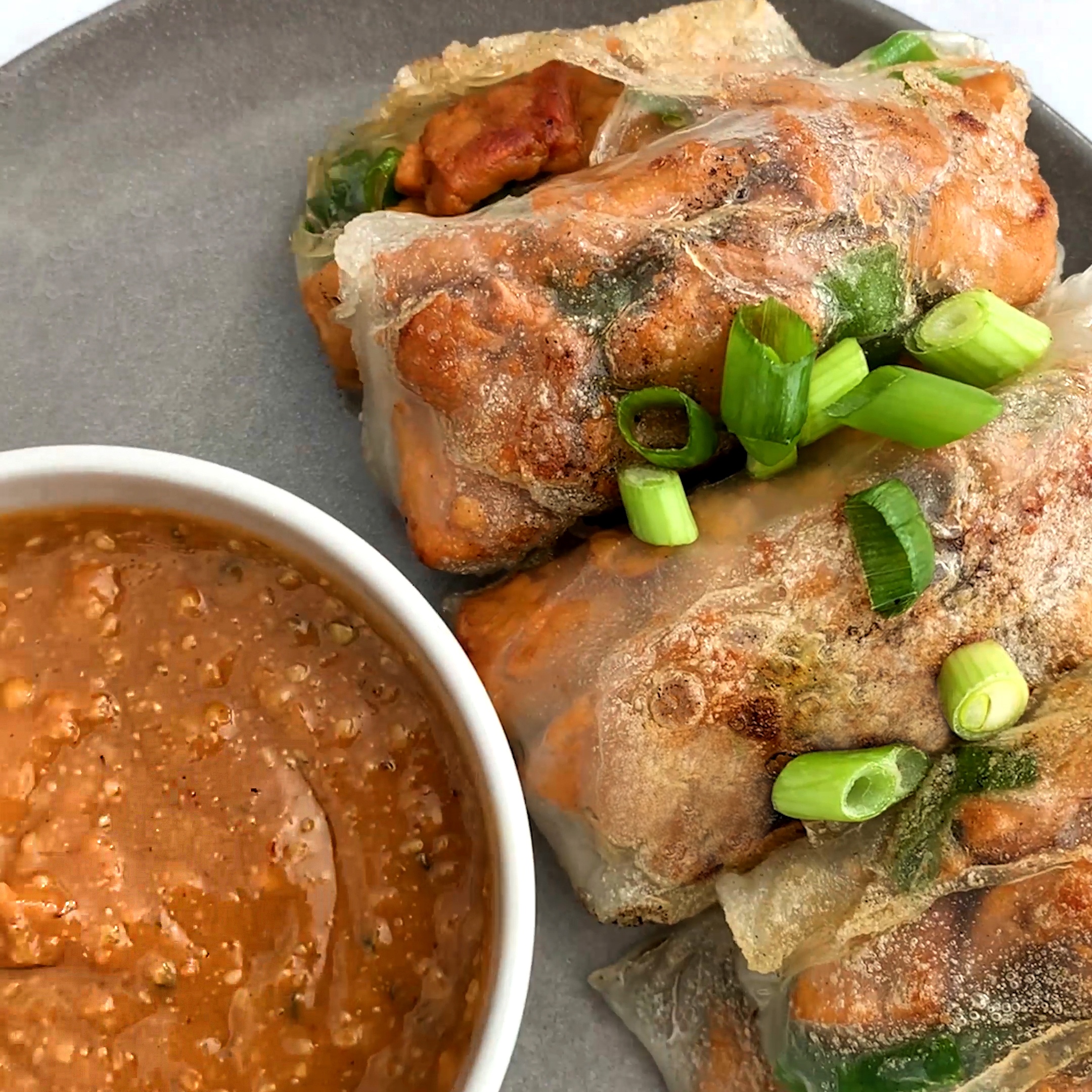 CRISPY RICE PAPER ROLLS
