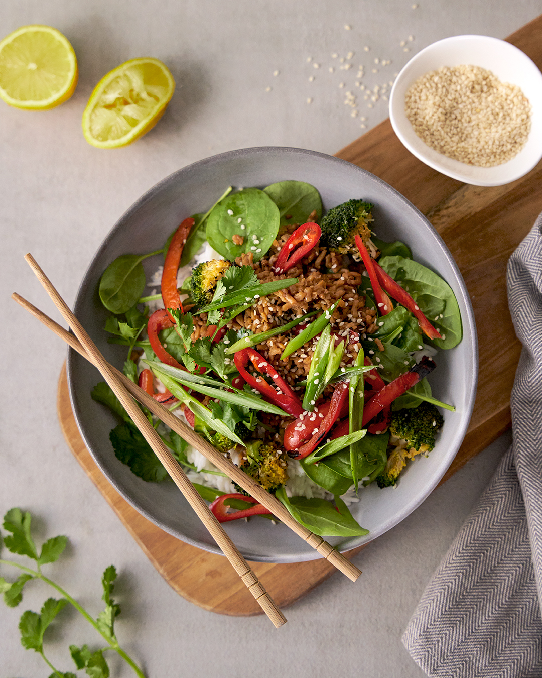 Vegan ‘beef’ and vegetable rice bowl