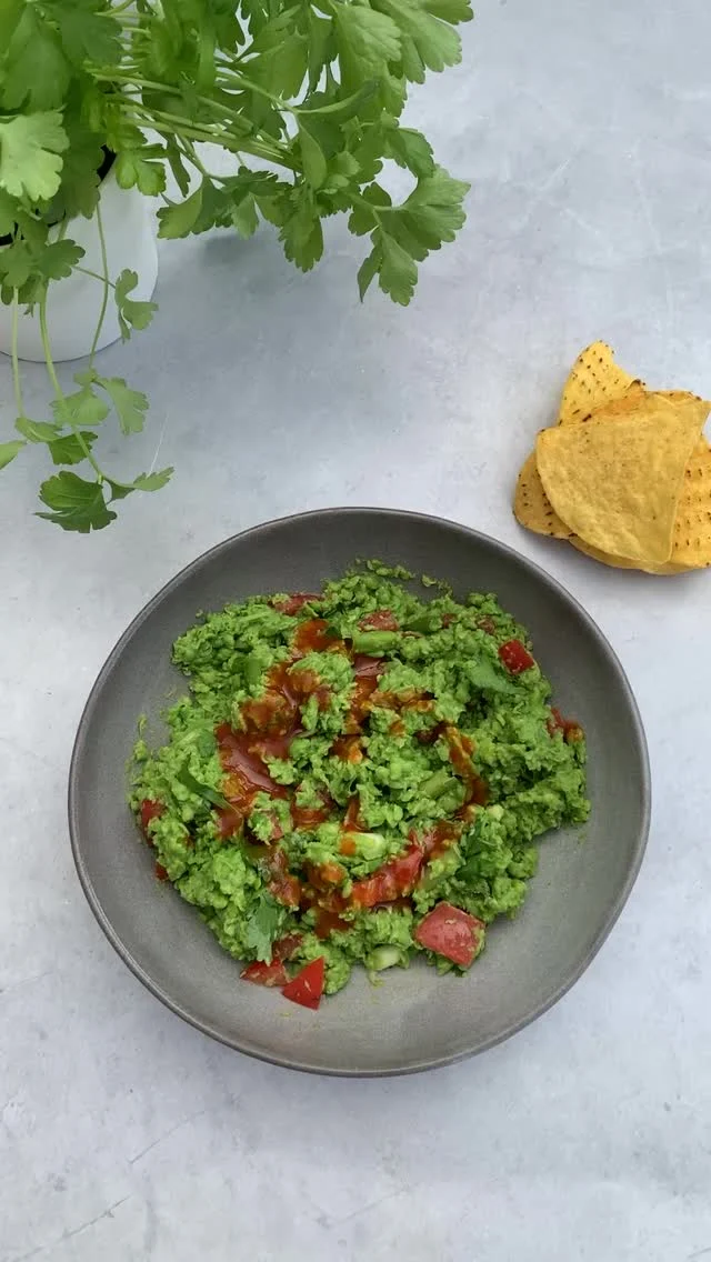 Say goodbye to avocados and hello to our delicious green pea guac! Packed with flavour and nutrients, this creamy delight is perfect for dipping, spreading, or just straight-up munching! 💚

💚150g frozen green peas, thawed
💚1 tsp crushed garlic
💚60ml fresh lime juice
💚½ teaspoon ground cumin
💚1 tomato, chopped
💚4 spring onions, chopped
💚Bunch fresh coriander
💚⅛ tsp chilli sauce
💚Profusion Himalayan Pink Crystal Salt Coarse

Blend the peas, garlic, lime juice, and cumin in a food processor until smooth.
Transfer the mixture into a bowl and stir in the tomato, spring onion, coriander, and chilli sauce. Add the salt to taste.
Cover and refrigerate for at least 30 minutes, to allow the flavours to blend.

#organic #guacamole #summer