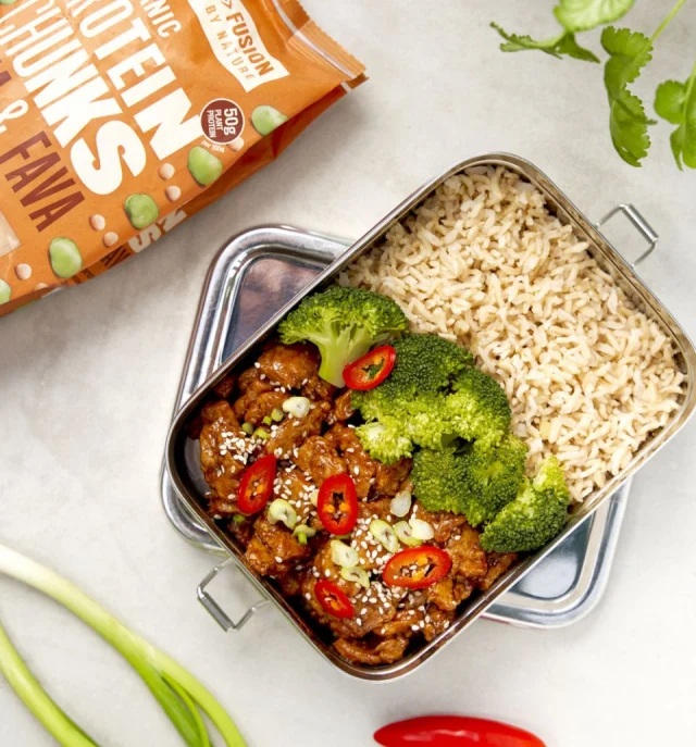 Ready to take your taste buds on an adventure? Our Pea and Fava Protein Chunks paired with a mouth watering teriyaki sauce are here to elevate your meals to a whole new level! 😍🔥

🌱 2 x 125g packets Profusion Pea & Fava Protein Chunks
🌱 1 tsp salt
🌱 2 tbsp olive oil

For the teriyaki sauce:
🌱 5 tbsp soy sauce 
🌱 3 tbsp maple syrup
🌱 2 cloves garlic, minced
🌱 2 tsp fresh ginger, finely chopped
🌱 1 tsp sesame oil
🌱 1 tbsp mirin
🌱 3 tbsp water
🌱 1 tbsp cornstarch

Empty the protein chunks into 1 litre of cold water, along with 1 tsp salt. Set aside for 10 minutes to rehydrate.

To make the teriyaki sauce, add all ingredients to a jar, seal and shake. Set aside.
Add 1 tbsp olive oil to a 12-inch non-stick pan and place over a medium heat. Add the protein chunks, and cook for around 10 minutes, stirring occasionally.

Shake the teriyaki sauce again, then pour evenly over the protein chunks. Stir with a spatula, and simmer for 1-2 minutes, until bubbling and thickened.

Serve the teriyaki protein chunks with some broccoli and brown rice. Sprinkle with sesame seeds, sliced red chilli and sliced spring onions.
